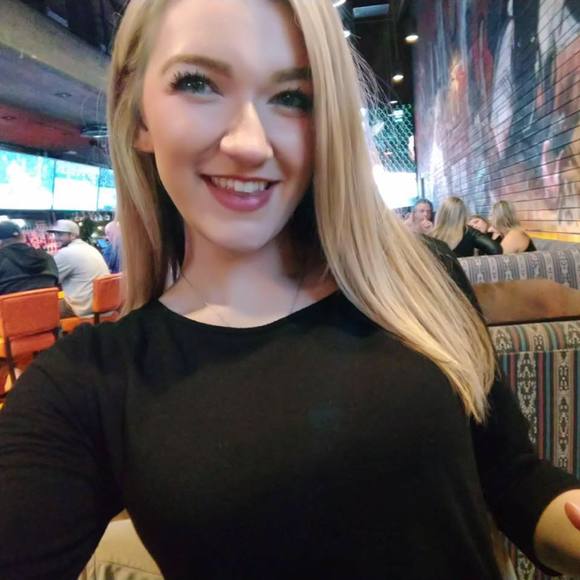 hollyxoxo09